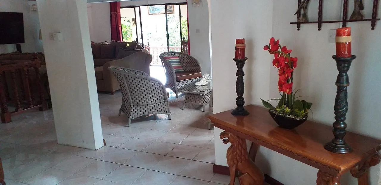 Villa Elilia'S Haven Beau Vallon  Ferienhaus